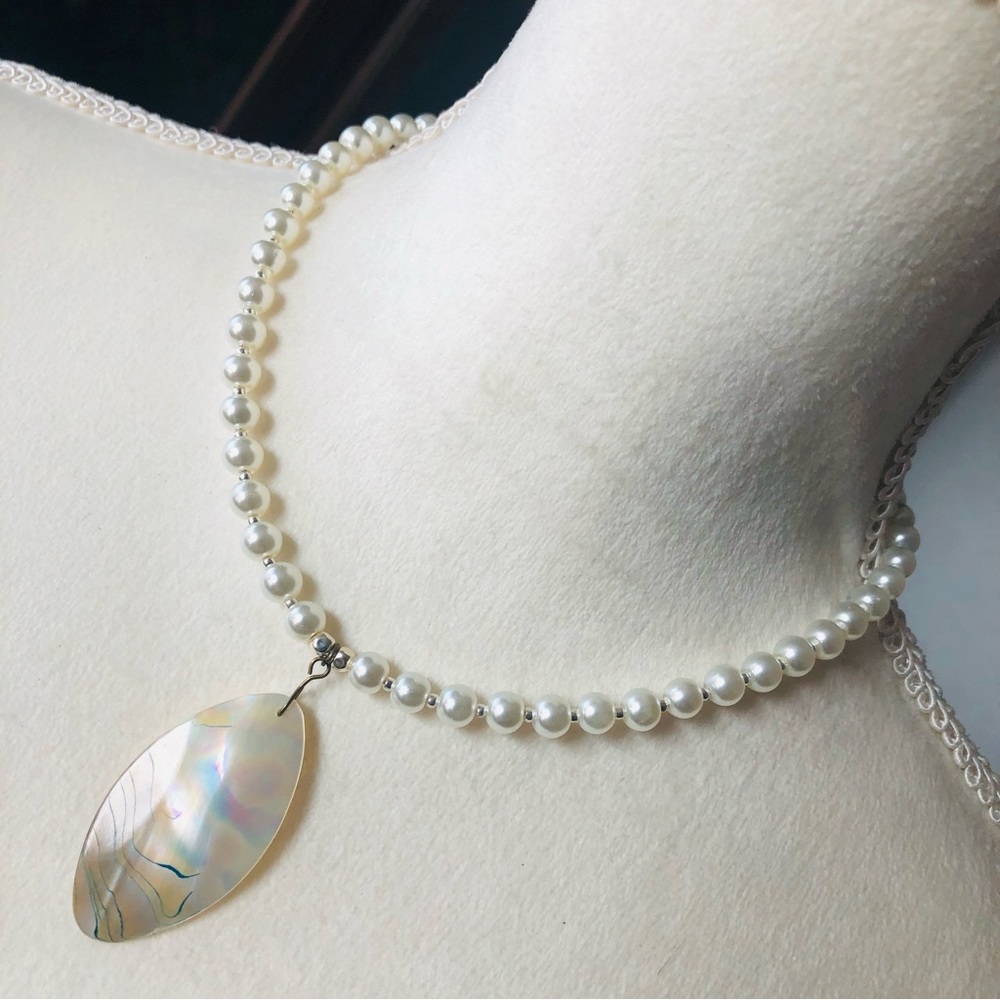 Handcrafted Repurpose Genuine Elegant Shell Penda… - image 1